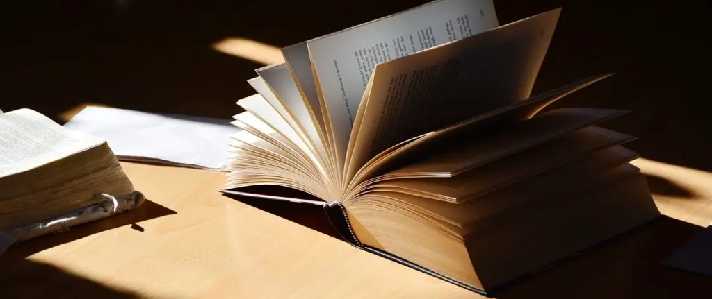 Was ist eine Homoioteleuton? Beispiele, Wirkung & Erklärung