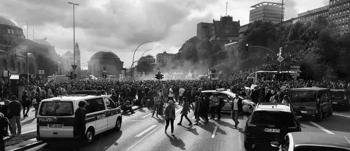 Was bedeutet alerta alerta antifascista - Übersetzung & Bedeutung Was bedeutet alerta alerta antifascista - Übersetzung & Bedeutung