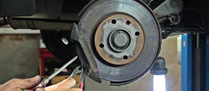 Auto ruckelt beim Bremsen Auto ruckelt beim Bremsen